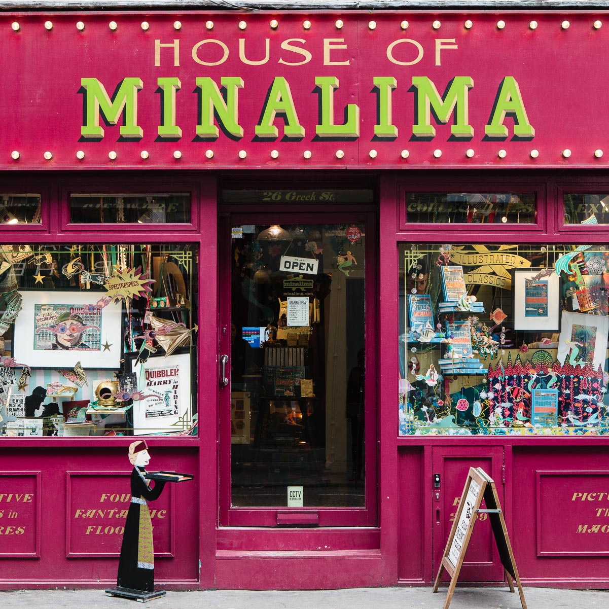 ミナリマのスタジオ — MinaLima