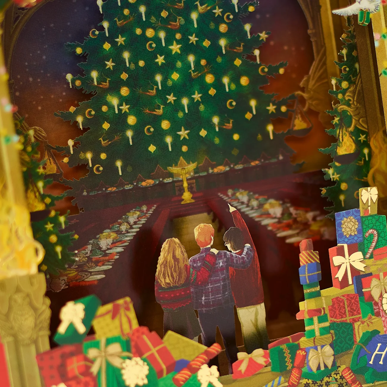 Hogwarts 'A Wizarding Christmas' Harry Potter 3D notecard - close-up view